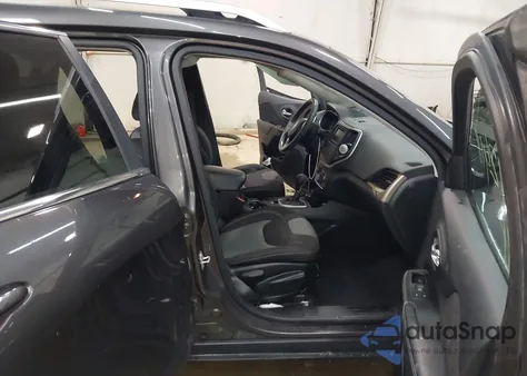 2014 Jeep Cherokee Latitude z USA, uszkodzony, nr VIN 1C4PJMCS7EW243065